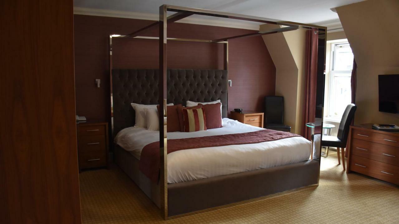Royal Hotel Къмнок Екстериор снимка