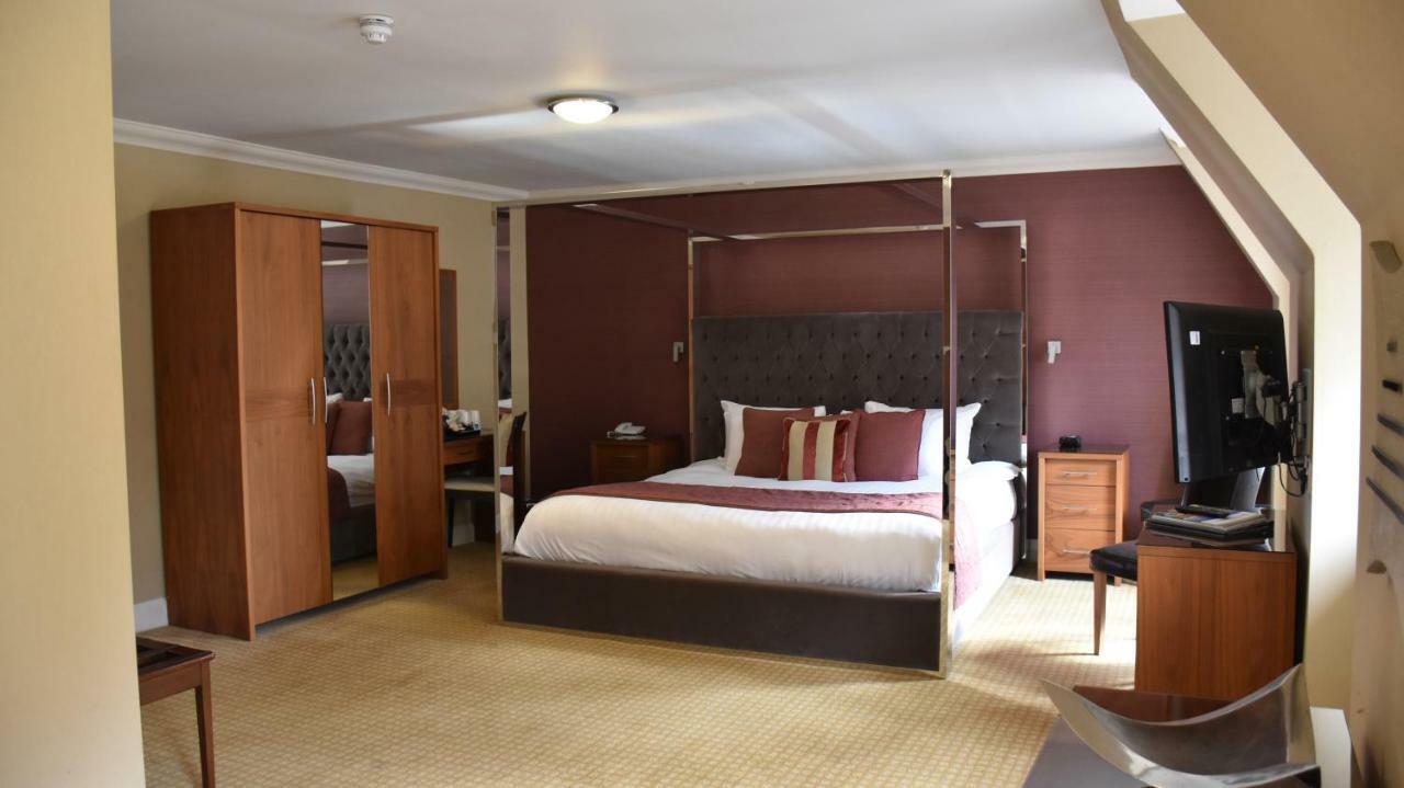 Royal Hotel Къмнок Екстериор снимка