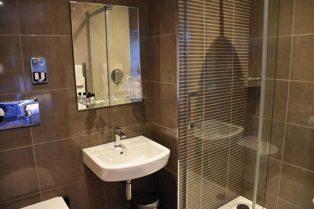 Royal Hotel Къмнок Екстериор снимка