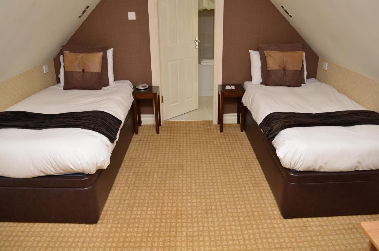 Royal Hotel Къмнок Екстериор снимка